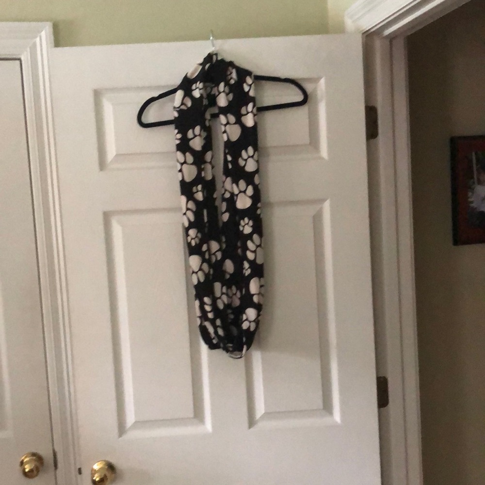 Knit puppy paw print infinity scarf